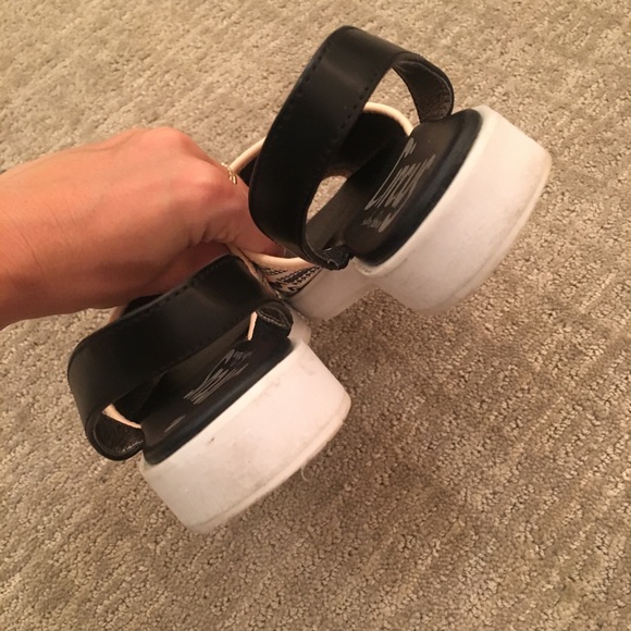 Circus by Sam Edelman Sling-back Sandal! - Picture 4 of 6